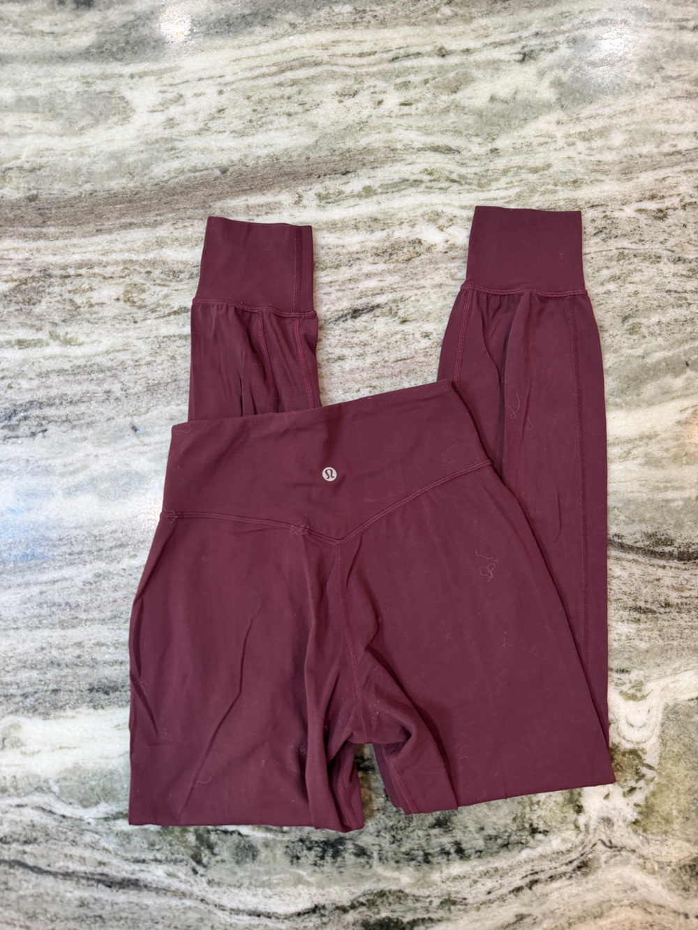 Lululemon Joggers “Align Jogger” Size 2
28”
Garnet